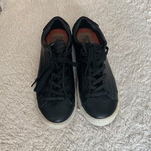 Cute sketcher sneakers black smiley face on the back size 9.5 only worn once